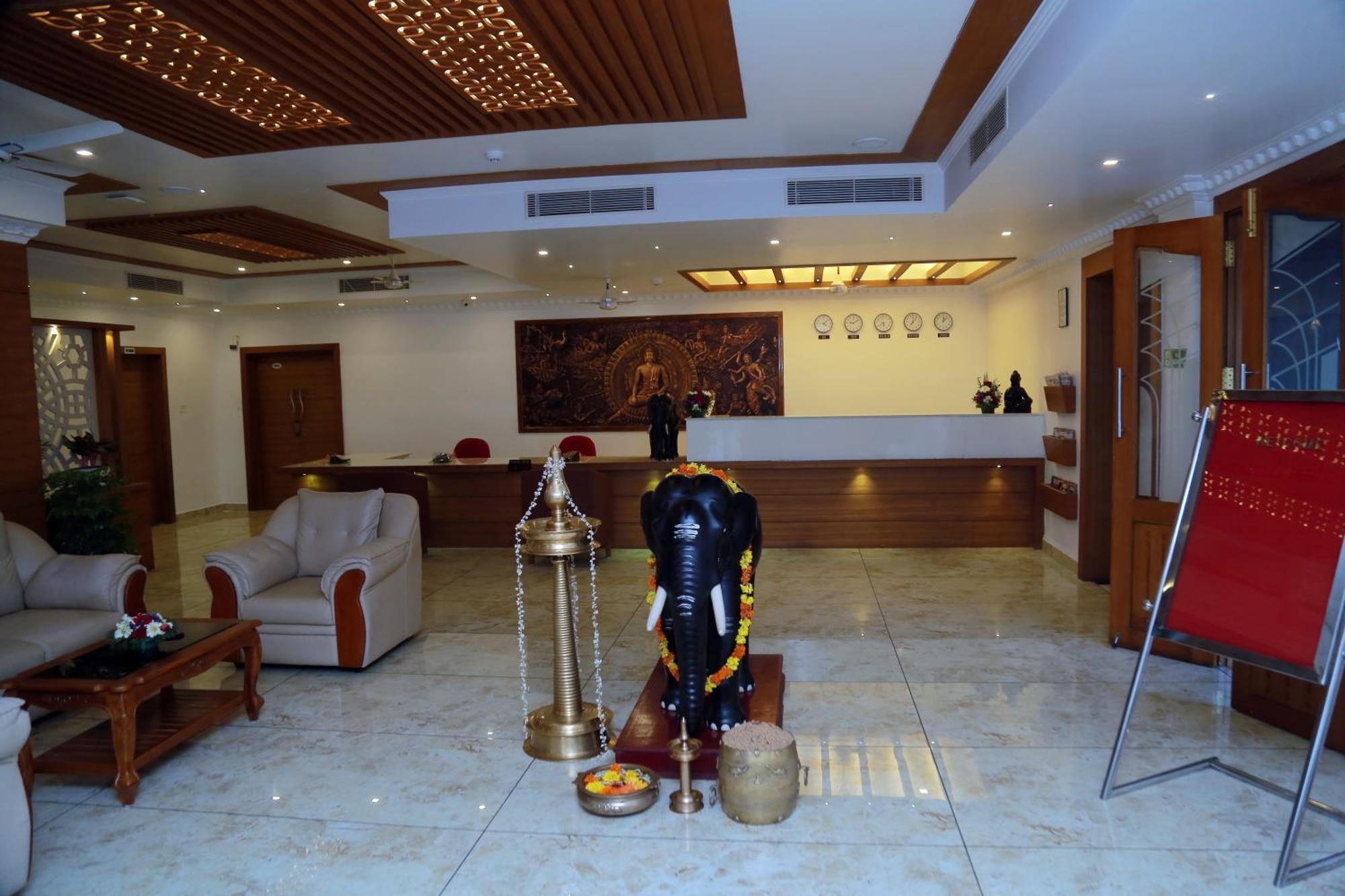 Hotel Savera Park Thrissur エクステリア 写真